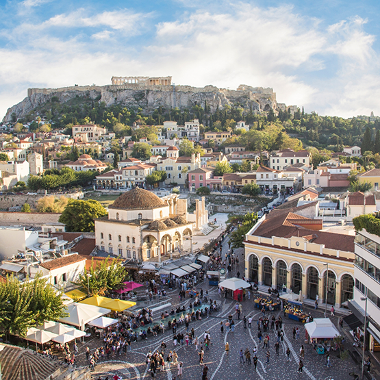 Doctor Refahi talking with a patient